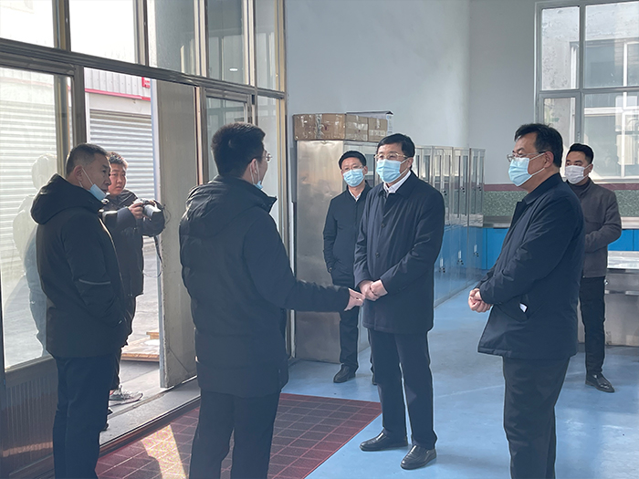 2022年2月12日縣政府縣委書記蒞臨我公司指導(dǎo)工作(圖3) 2022年2月12日縣政府縣委書記蒞臨我公司指導(dǎo)工作(圖3)